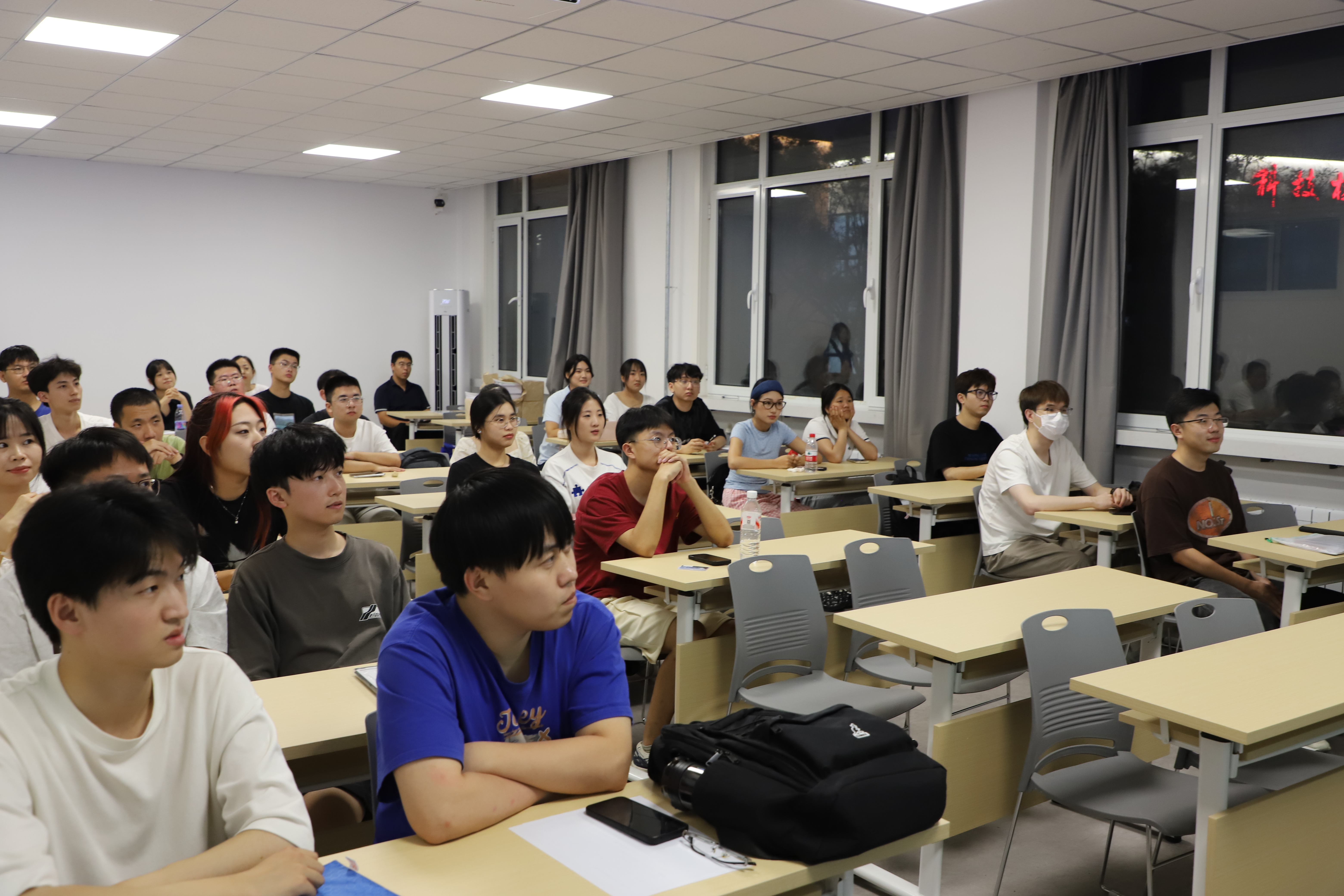 高铁信息化大学堂交通第一课.